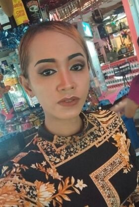 Escort Bee ladyboy